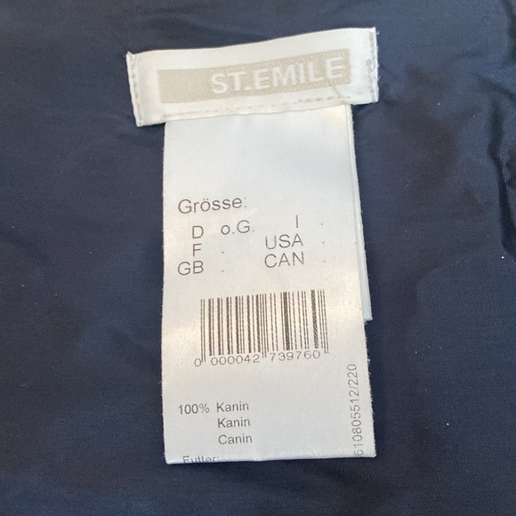 St. Emile Women’s Black Fur Scarf OS - Picture 5 of 6